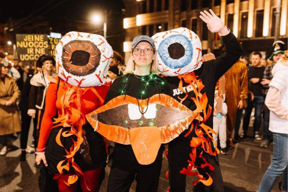 Vienintelis pasaulyje: grįžta eismą uždarantis, vidinį žvėrį išlaisvinantis FLUXUS festivalis. 