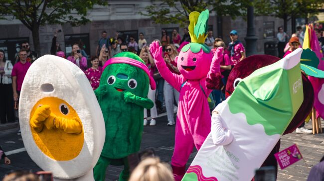 Šaltibarščių festivalis „Vilnius Pink Soup Fest“ auga: trys rožinės dienos ir dar daugiau erdvės beprotiškiausioms idėjoms