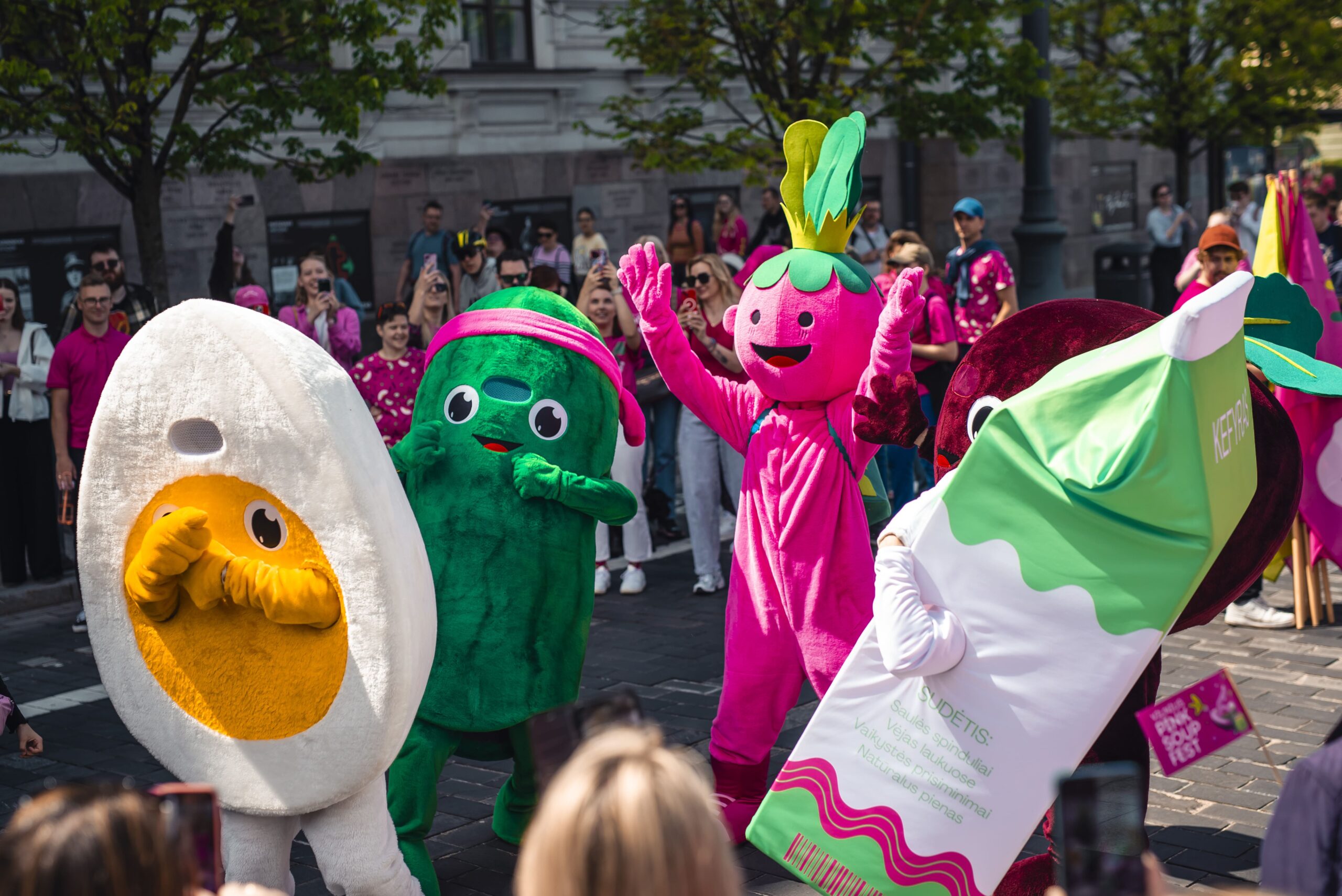 Šaltibarščių festivalis „Vilnius Pink Soup Fest“ auga: trys rožinės dienos ir dar daugiau erdvės beprotiškiausioms idėjoms